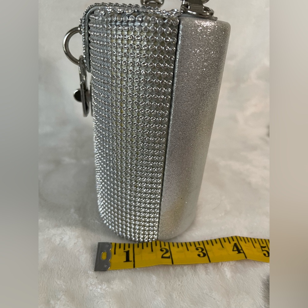 Rainstone handbag with locket clasp, silver sparkly cocktail party ready - Picture 10 of 10